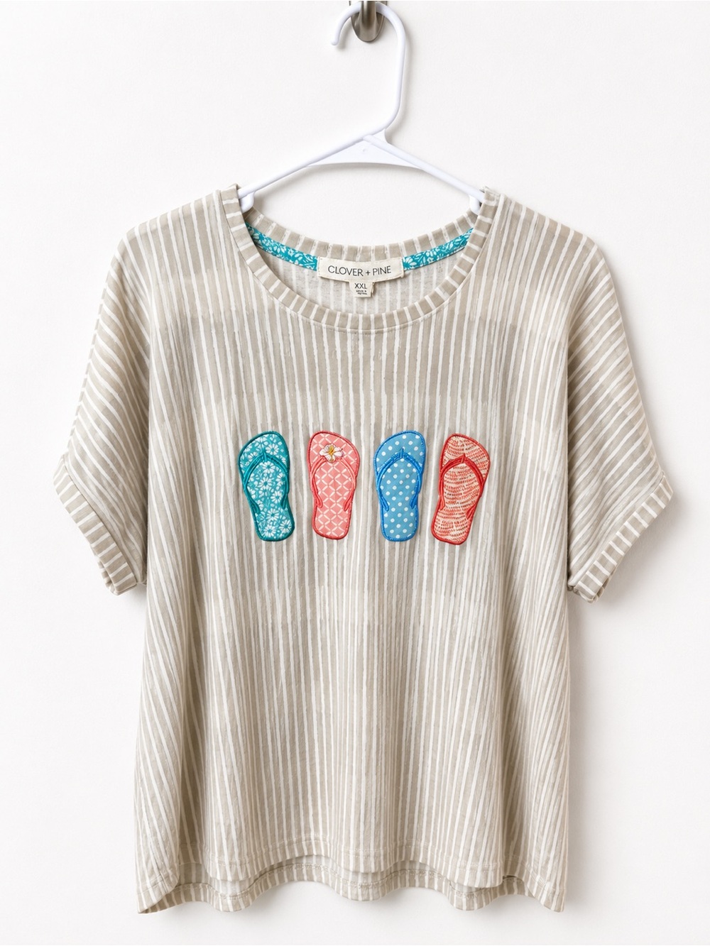 ⭐️3/$20 Clover + Pine Women’s XXL Flip Flop Appliqué Striped Beach Top